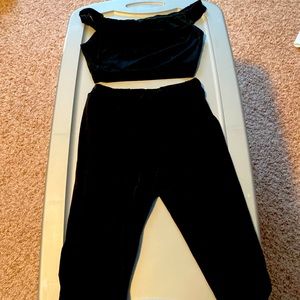 Women’s Sports 2 piece pants set, off the shoulder crop top